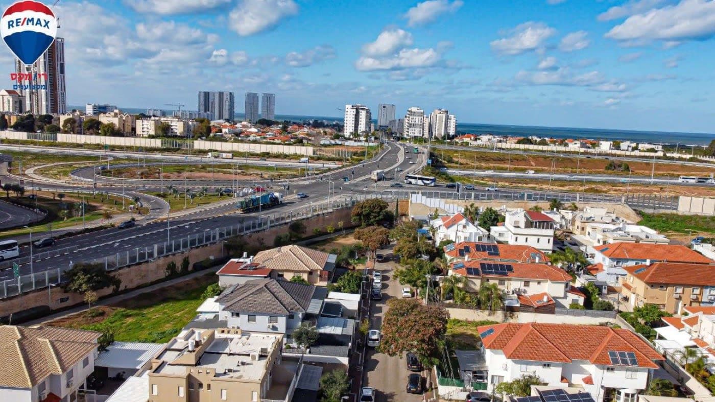 קוטג׳ דו־משפחתי שכונת ויצמן